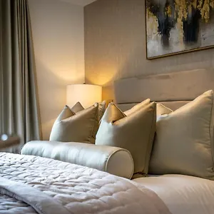 Waterside Retreat @ Ryedale House Apartment York